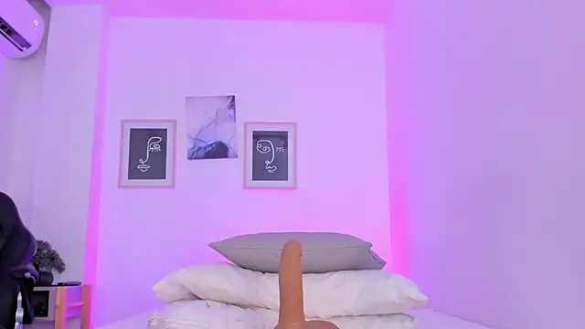 emelie 89 online show from March 14, 3:58 pm