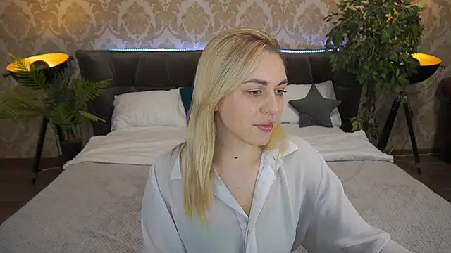 Snapshot of ArishkaLulu chatting on January 25, 6:45 am ArishkaLulu online show from January 25, 6:45 am