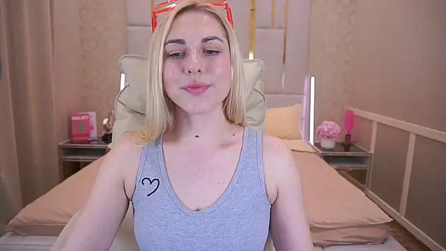 Snapshot of ArishkaLulu chatting on March 14, 12:40 pm ArishkaLulu online show from March 14, 12:40 pm