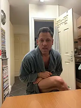 Snapshot of Yourhotboy_42 chatting on February 4, 7:11 pm Yourhotboy 42 online show from February 4, 7:11 pm