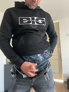 Snapshot of Yourhotboy_42 chatting on March 22, 12:04 pm Yourhotboy 42 online show from March 22, 12:04 pm