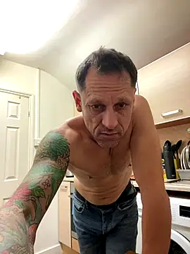 Snapshot of Yourhotboy_42 chatting on December 15, 8:13 pm Yourhotboy 42 online show from December 15, 8:13 pm