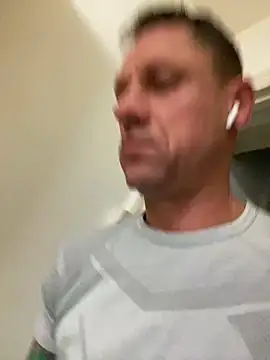 Snapshot of Yourhotboy_42 chatting on December 18, 8:04 pm Yourhotboy 42 online show from December 18, 8:04 pm