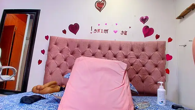 Snapshot of diane_di chatting on February 26, 7:16 pm diane di online show from February 26, 7:16 pm