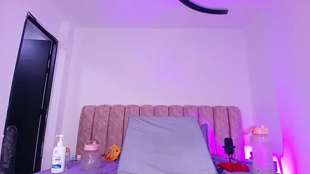 Snapshot of diane_di chatting on November 27, 7:16 pm diane di online show from November 27, 7:16 pm