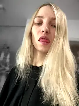 Adelina0001 online show from December 2, 1:58 am