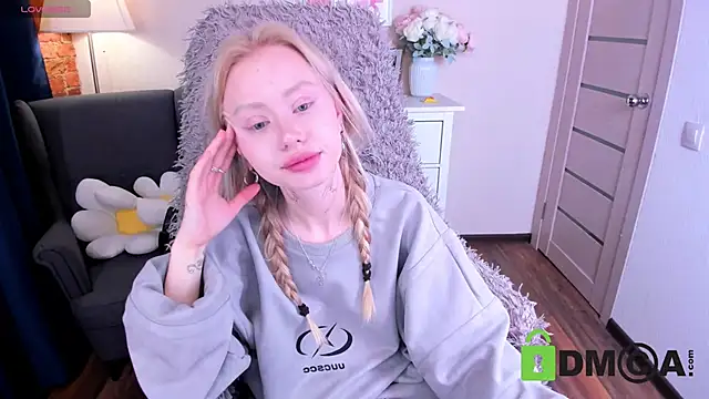 Snapshot of MalenaErnman chatting on March 2, 10:35 am MalenaErnman online show from March 2, 10:35 am