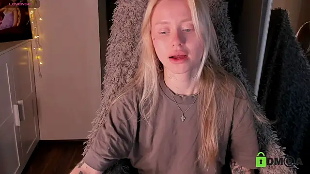 Snapshot of MalenaErnman chatting on September 30, 8:52 am MalenaErnman online show from September 30, 8:52 am