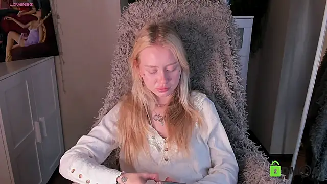 Snapshot of MalenaErnman chatting on October 4, 10:35 am MalenaErnman online show from October 4, 10:35 am