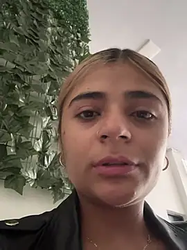 pamell col online show from December 5, 9:39 pm