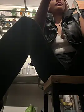 pamell col online show from December 6, 11:36 pm