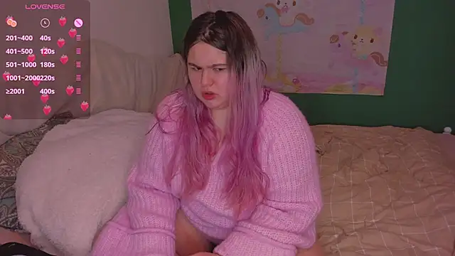 Freakcute  online show from February 24, 10:25 pm