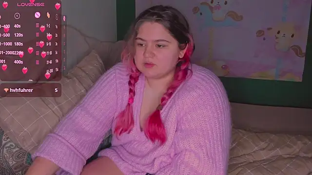 Freakcute  online show from March 11, 4:51 pm