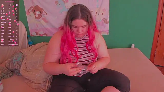 Freakcute  online show from March 16, 2:22 pm