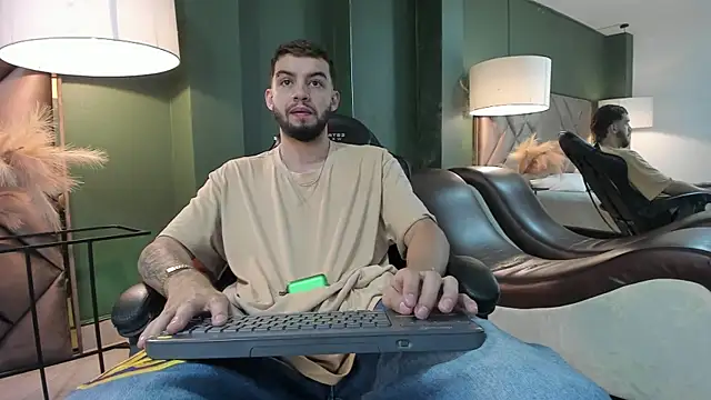 Michael magno online show from October 13, 6:19 pm