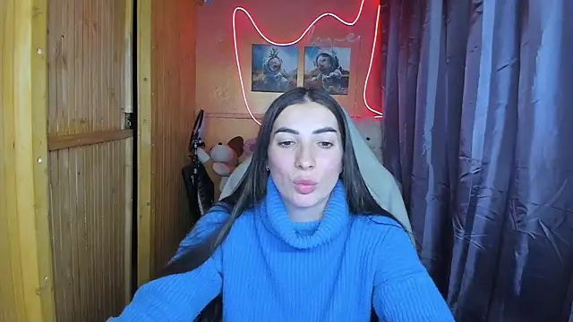 Fiery Brunette  online show from February 4, 2:43 pm