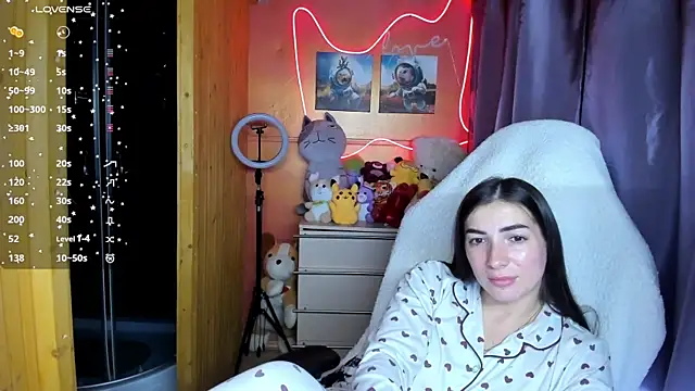 Fiery Brunette  online show from September 21, 11:12 am