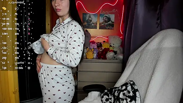 Fiery Brunette  online show from September 25, 3:32 am