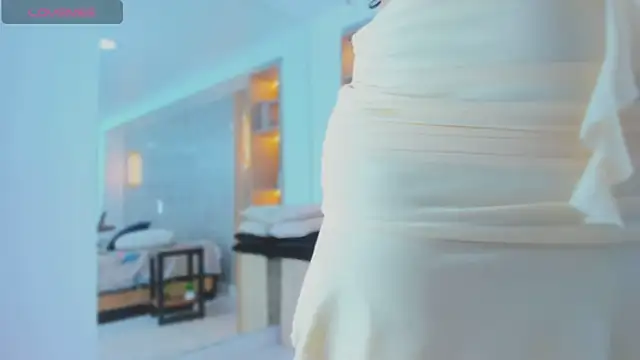 Snapshot of sabrina_shark_ chatting on October 30, 3:08 am sabrina shark online show from October 30, 3:08 am