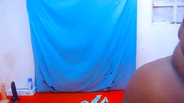 JUICYASSxxx online show from December 6, 4:38 pm