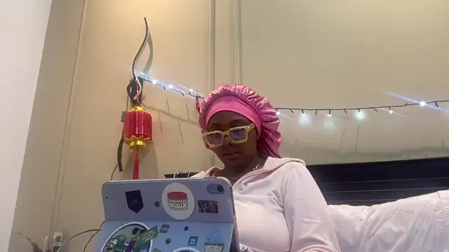 ChocolateCakeQueen online show from March 11, 7:58 am