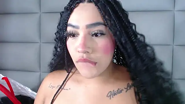 Snapshot of emily_brontee_ chatting on January 7, 12:52 pm emily brontee online show from January 7, 12:52 pm