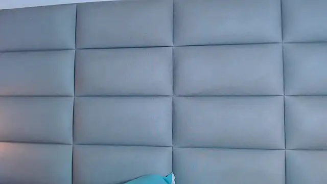 Snapshot of emily_brontee_ chatting on February 1, 1:30 pm emily brontee online show from February 1, 1:30 pm