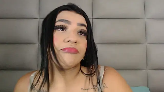 Snapshot of emily_brontee_ chatting on March 15, 12:34 pm emily brontee online show from March 15, 12:34 pm