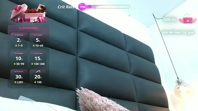 Snapshot of emily_brontee_ chatting on December 16, 1:27 pm emily brontee online show from December 16, 1:27 pm