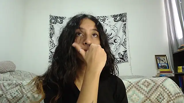 Snapshot of AlinaWoolf_ chatting on December 30, 6:05 pm AlinaWoolf online show from December 30, 6:05 pm