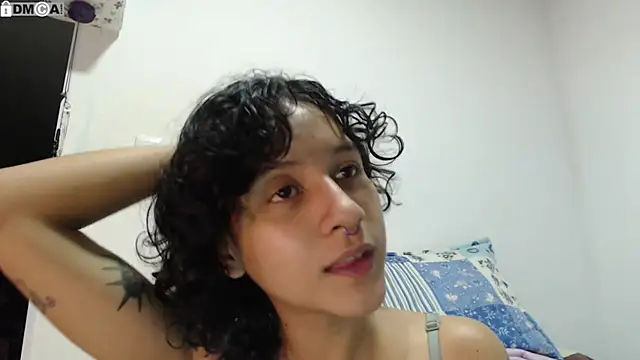 Snapshot of AlinaWoolf_ chatting on September 19, 3:19 am AlinaWoolf online show from September 19, 3:19 am