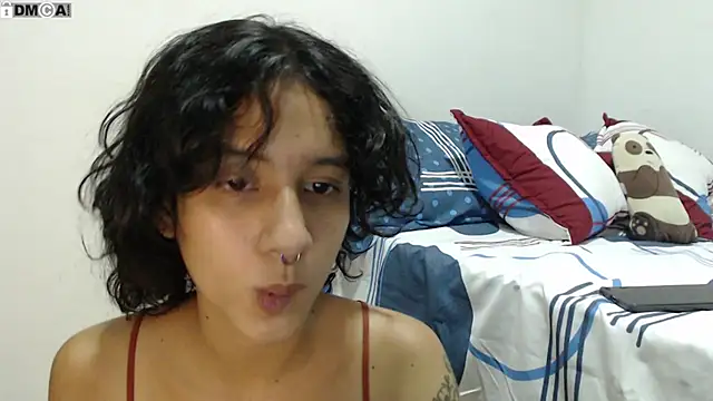 Snapshot of AlinaWoolf_ chatting on October 3, 2:52 am AlinaWoolf online show from October 3, 2:52 am