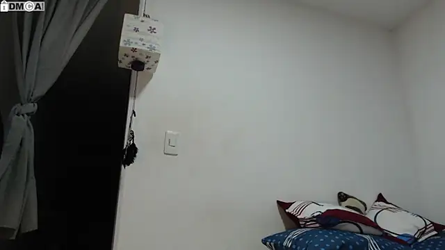 Snapshot of AlinaWoolf_ chatting on November 4, 4:11 am AlinaWoolf online show from November 4, 4:11 am