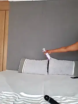 Snapshot of Jazmine-Blue chatting on December 22, 3:22 pm Jazmine-Blue online show from December 22, 3:22 pm