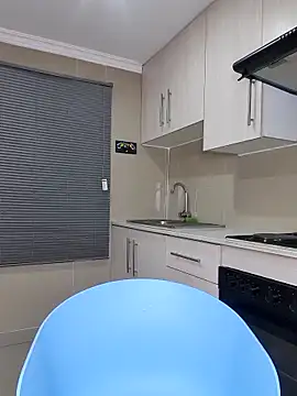 Snapshot of Jazmine-Blue chatting on November 14, 10:29 pm Jazmine-Blue online show from November 14, 10:29 pm