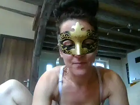 Masquegirlmysterious online show from November 19, 12:38 pm