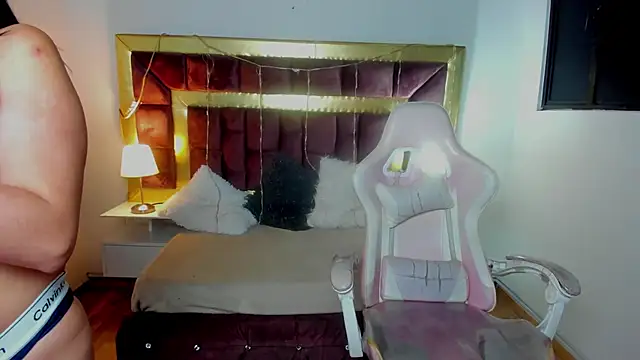 Snapshot of iam_sofiia chatting on February 24, 8:36 pm iam sofiia online show from February 24, 8:36 pm