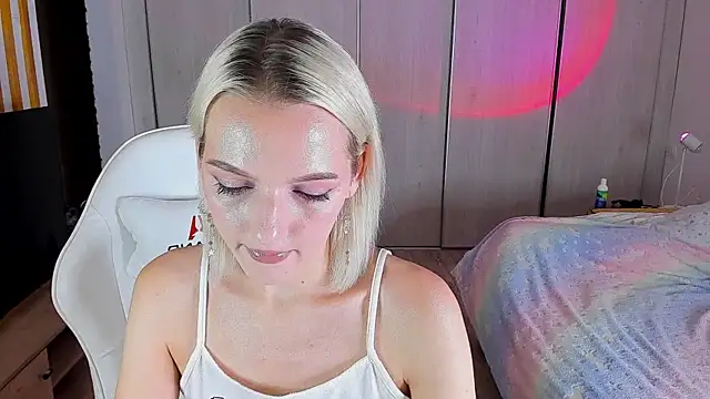 ice pixie online show from December 20, 3:42 pm