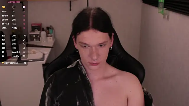 carthylovvve online show from January 6, 8:50 pm