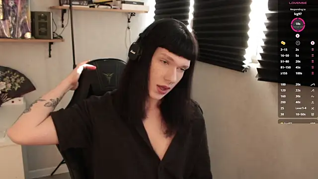 carthylovvve online show from March 1, 1:07 pm