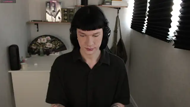 carthylovvve online show from March 7, 8:56 am