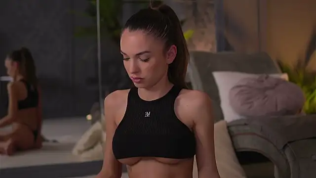 EsmeAinsley online show from January 25, 3:19 am