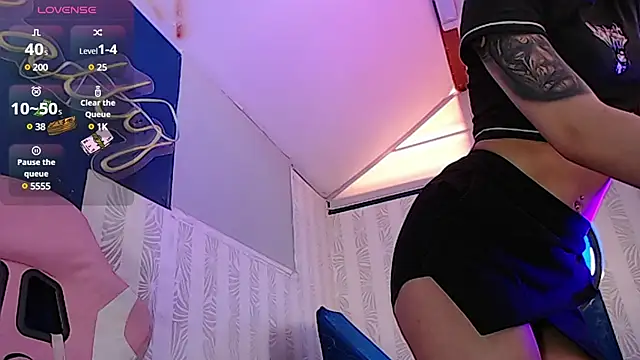 Sally23  online show from December 3, 1:21 pm