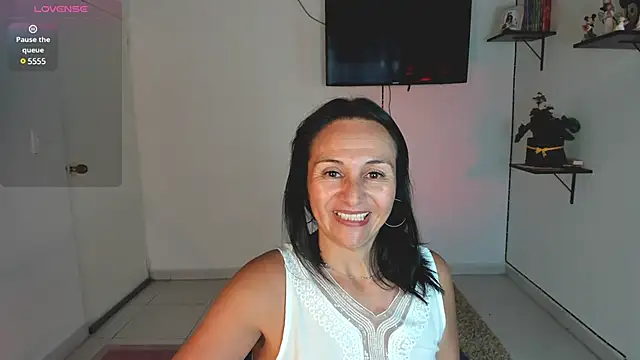 lollita 23  online show from January 15, 10:13 pm