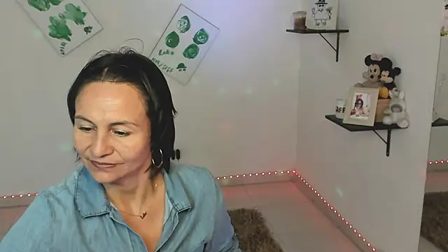 lollita 23  online show from September 12, 9:04 pm