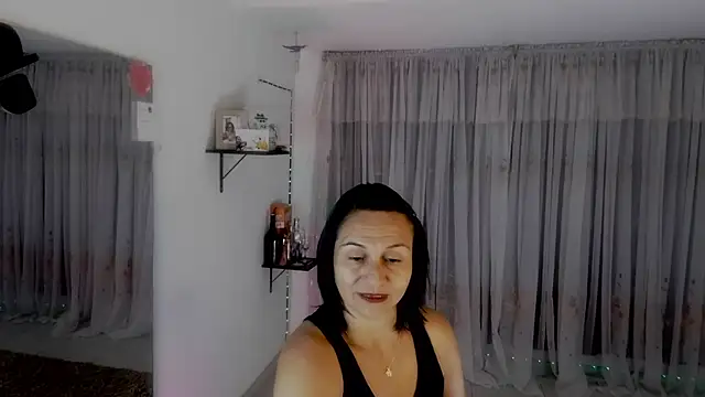 lollita 23  online show from November 19, 7:25 pm