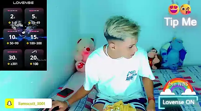 Liamscott  online show from December 7, 3:47 am