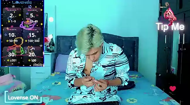 Liamscott  online show from February 19, 4:12 am