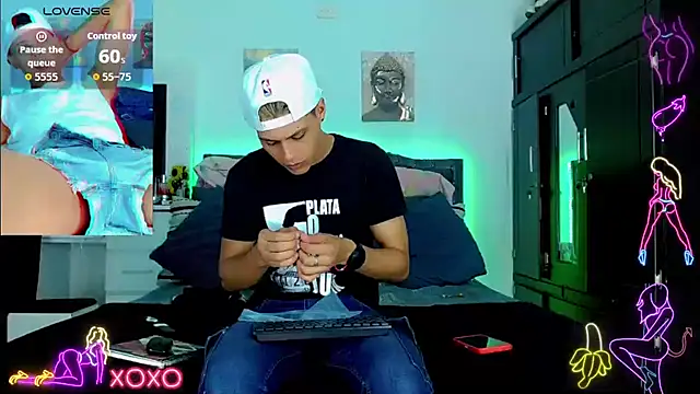 Liamscott  online show from September 26, 9:30 pm