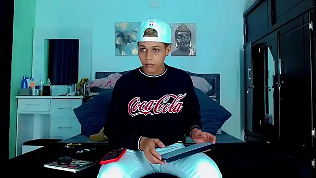 Liamscott  online show from September 28, 9:53 pm